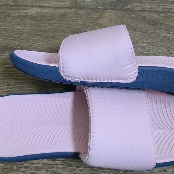 ❤️‍🔥ALL IN MOTION WOMAN'S SLIP ON SANDALS - Picture 6 of 7